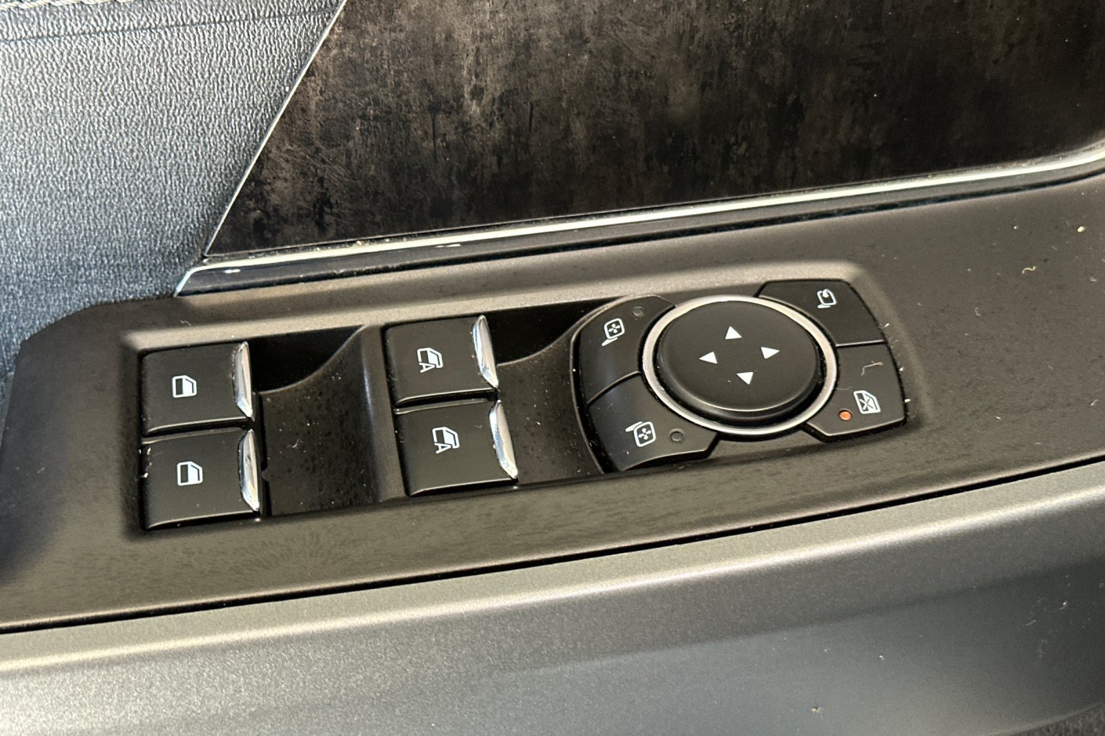Used 2021 White Ford Lariat image 11
