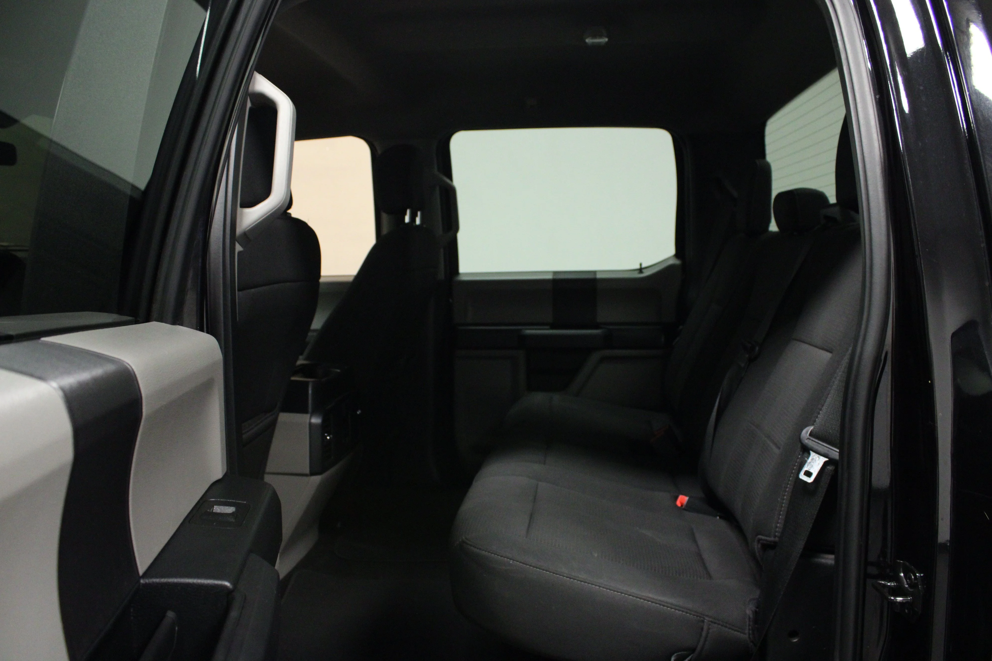 Used 2019 Agate Black Metallic Ford XL image 13