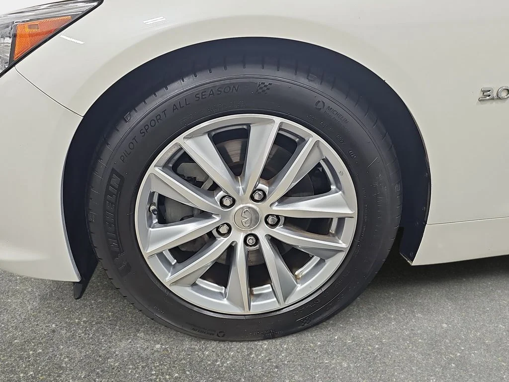Used 2016 White INFINITI 3.0t Premium image 34