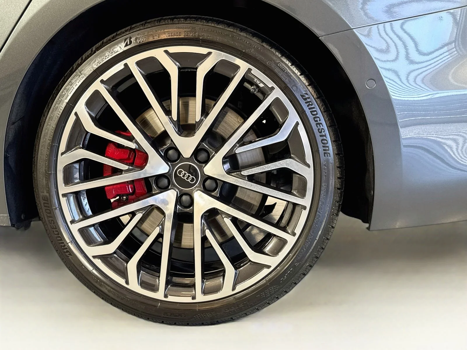 Used 2025 Gray Audi Premium Plus image 27