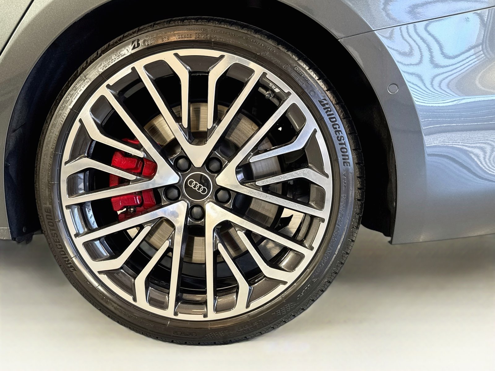 Used 2025 Gray Audi Premium Plus image 27