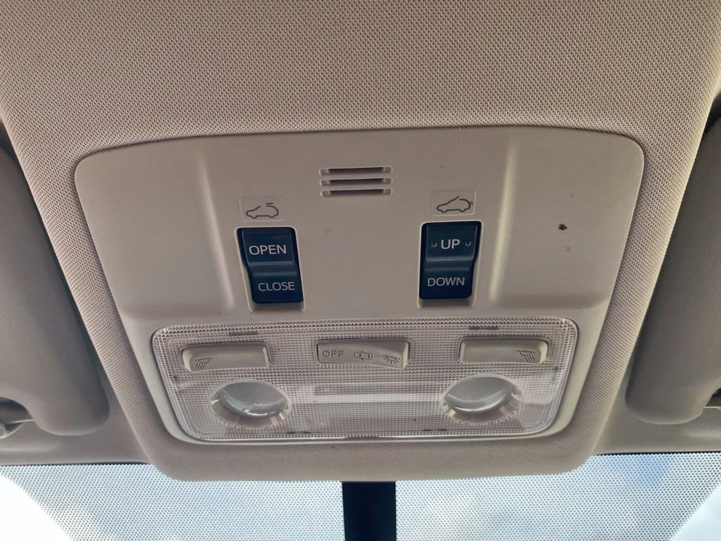 Used 2013 Silver Toyota XLE image 23