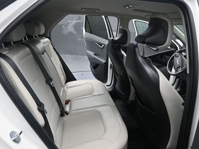 Used 2024 White Kia EX Touring image 3
