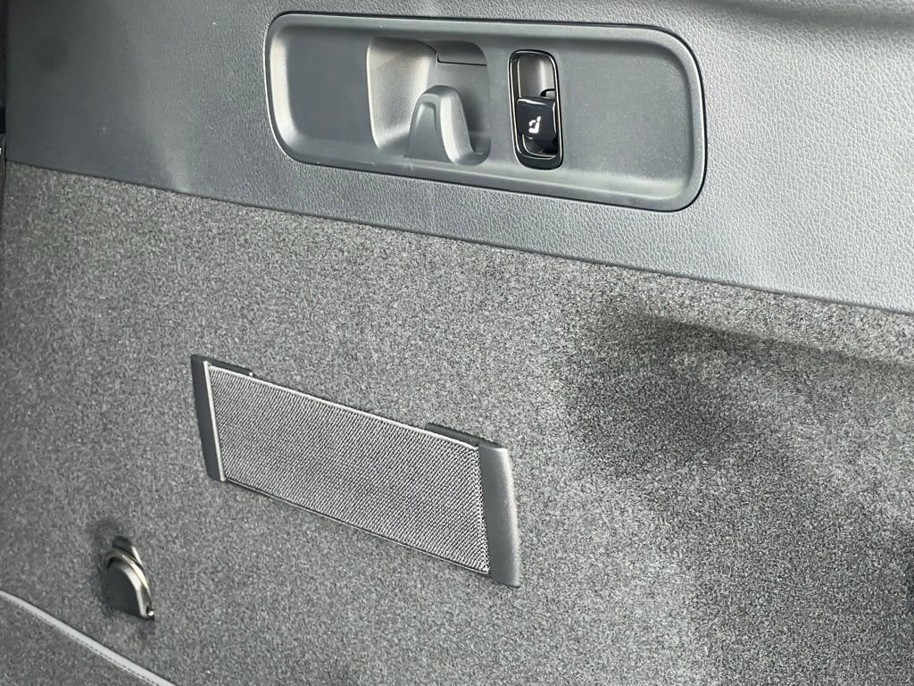 Certified Used 2026  Mercedes-Benz GLC 300 image 41