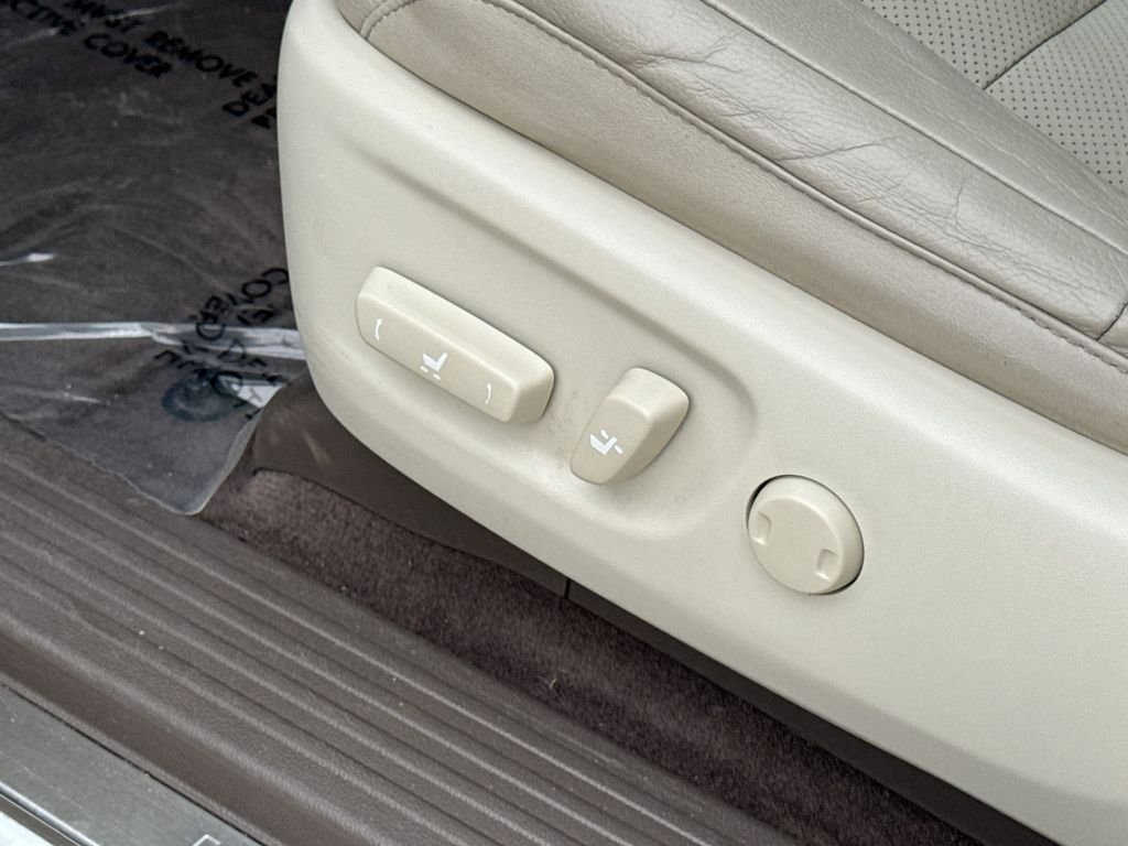 Used 2018  Lexus 460 image 15