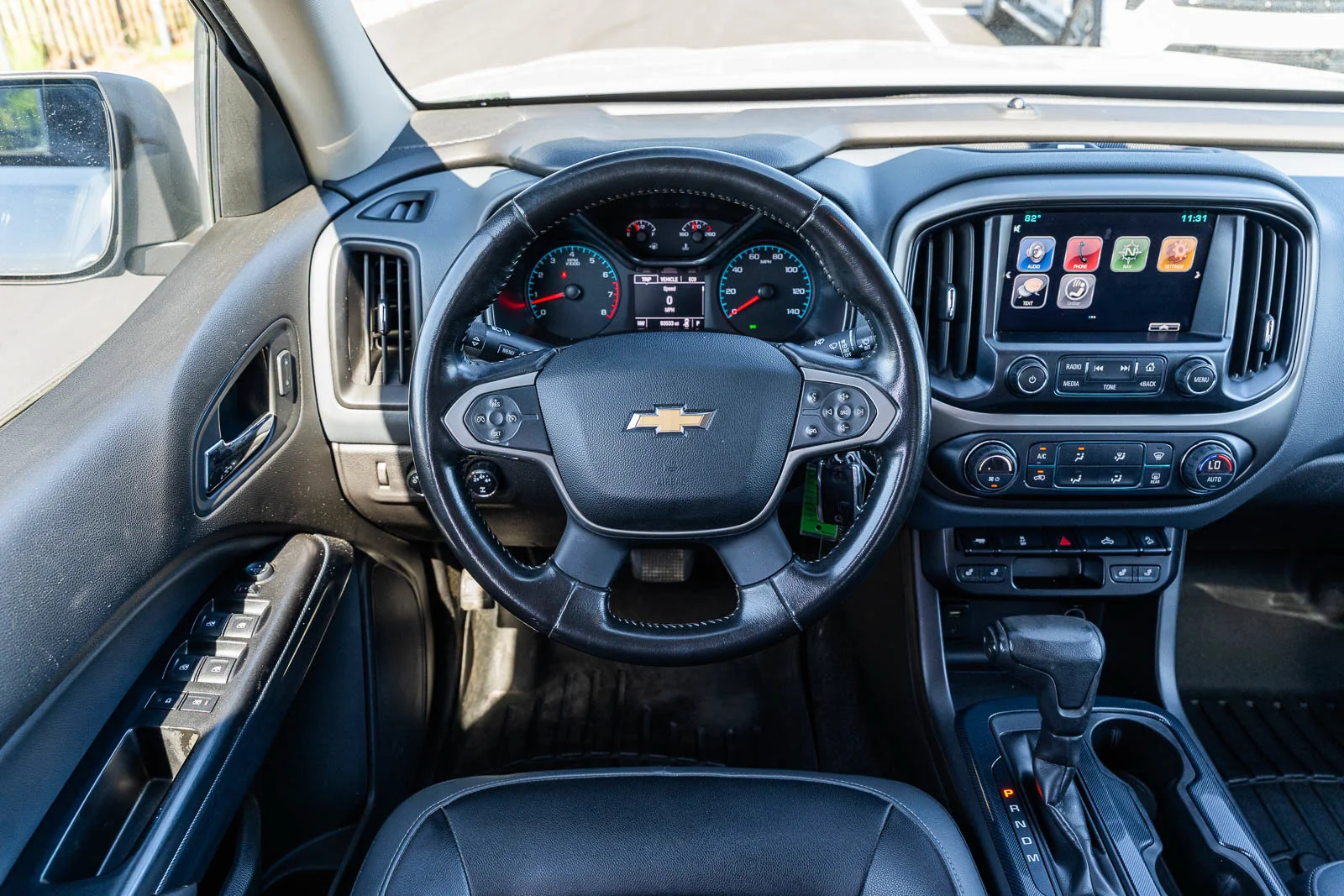 Used 2015 Silver Chevrolet Z71 image 20