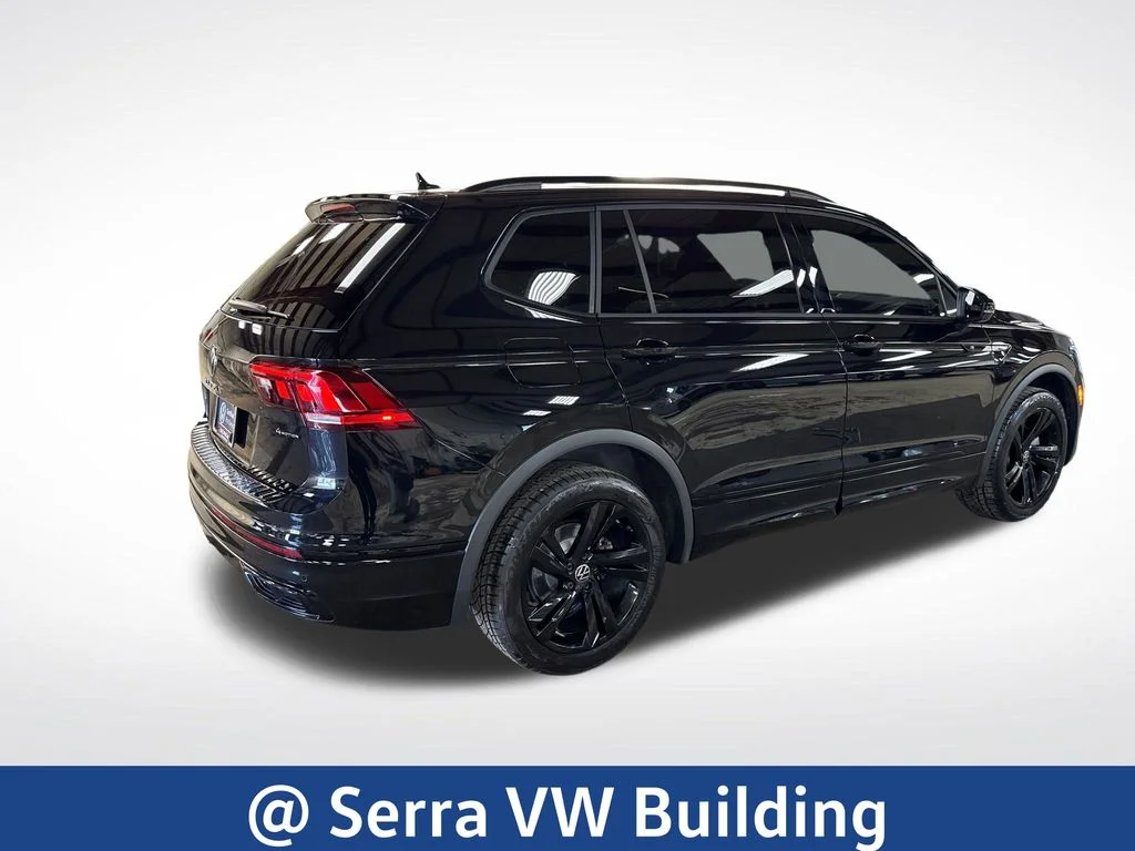 Used 2023 Black Volkswagen 2.0T SE R-Line Black image 5