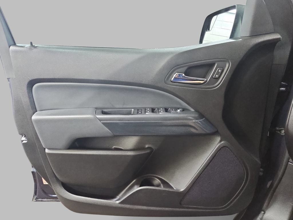 Used 2018 CENTENNIAL BLUE METALLIC Chevrolet 4WD Z71 image 32