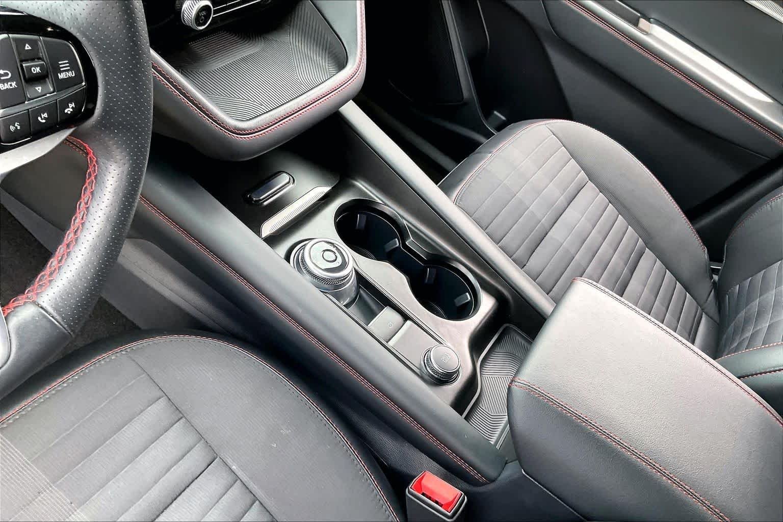 Used 2025 Agate Black Ford ST-Line image 30