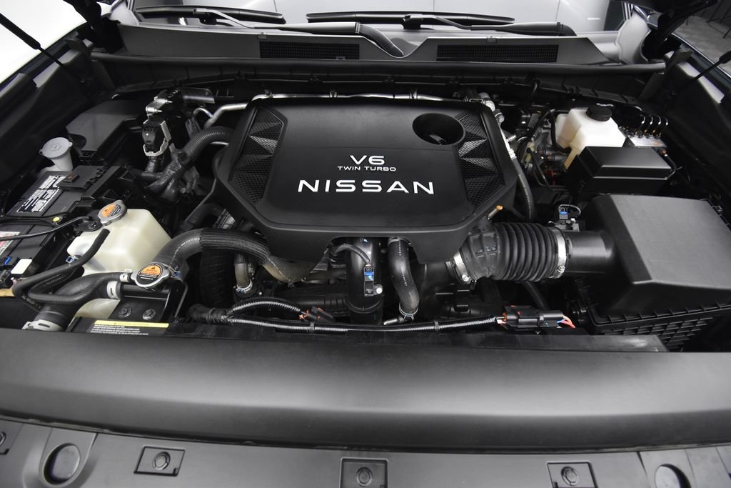 Used 2026 Alpine Metallic/Super Blk Nissan PRO-4X image 30