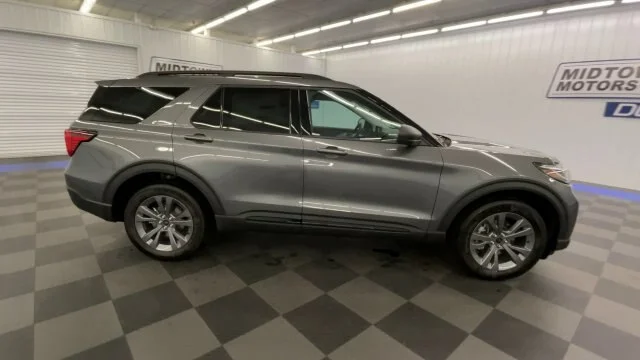 New 2026 Carbonized Gray Metallic Ford Active image 9