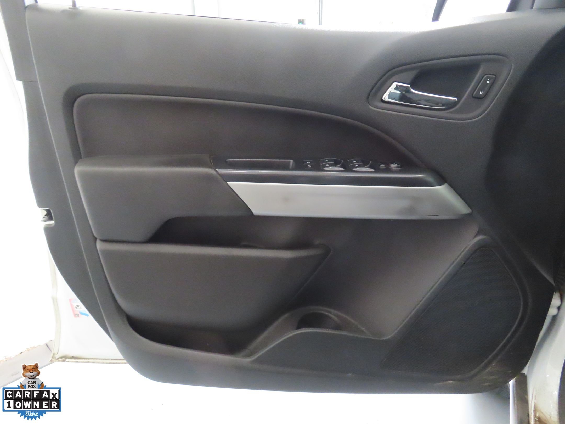 Used 2021 White Chevrolet LT image 10