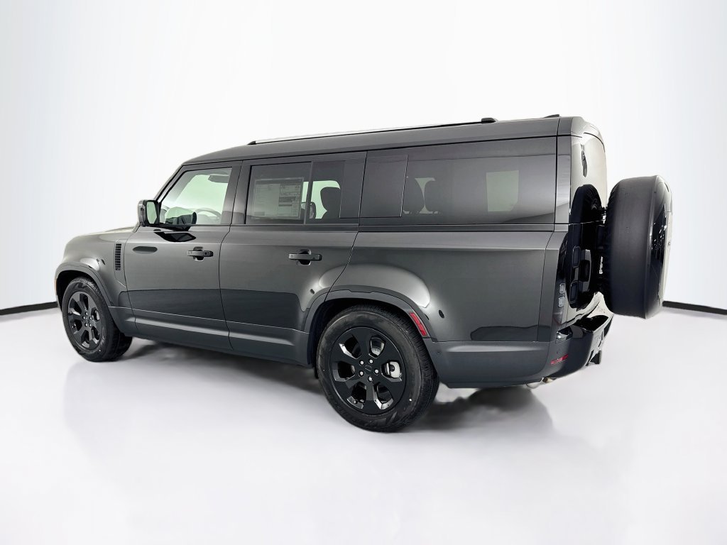 New 2026 Santorini Black Land Rover S image 7