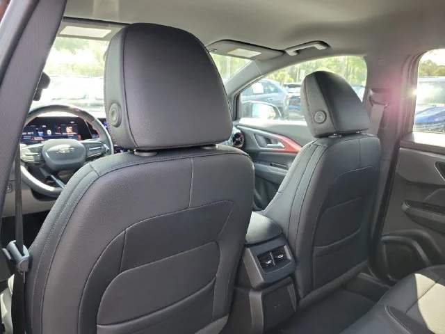 2024 Chevrolet Equinox EV Launch Edition - Photo 18