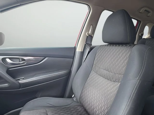 Used 2018 Red Nissan SV image 31
