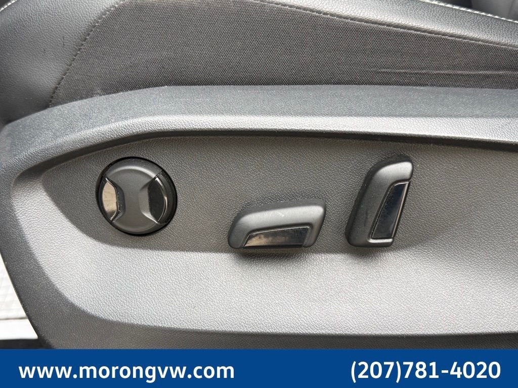 Used 2023 Gray Volkswagen 2.0T SE image 25
