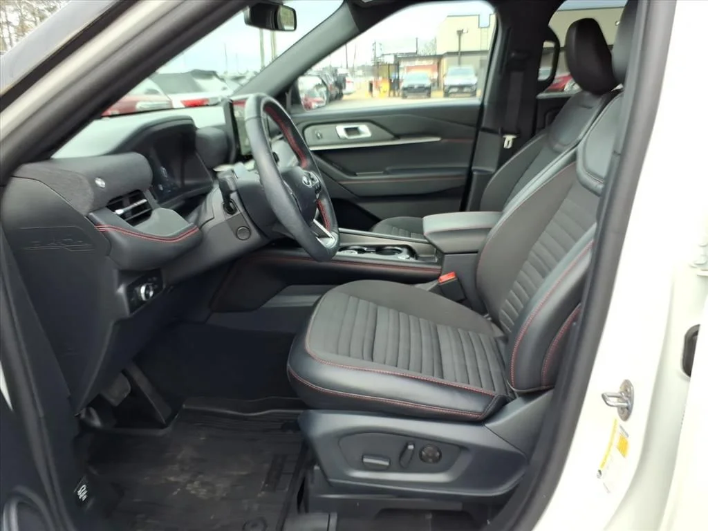2025 Ford Explorer ST-LINE - Photo 9