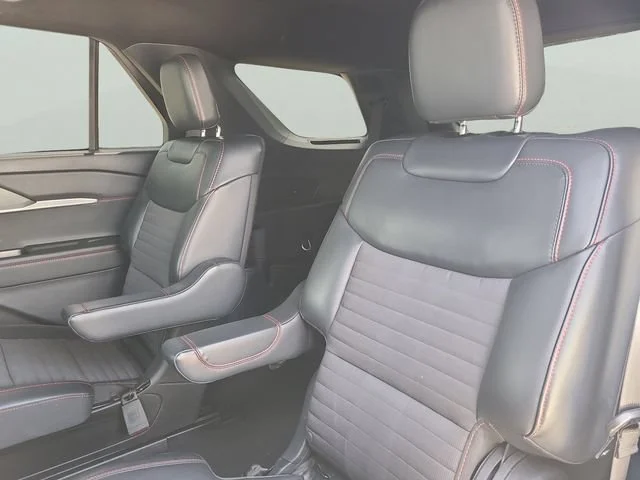 Used 2025 Gray Ford ST-Line image 11