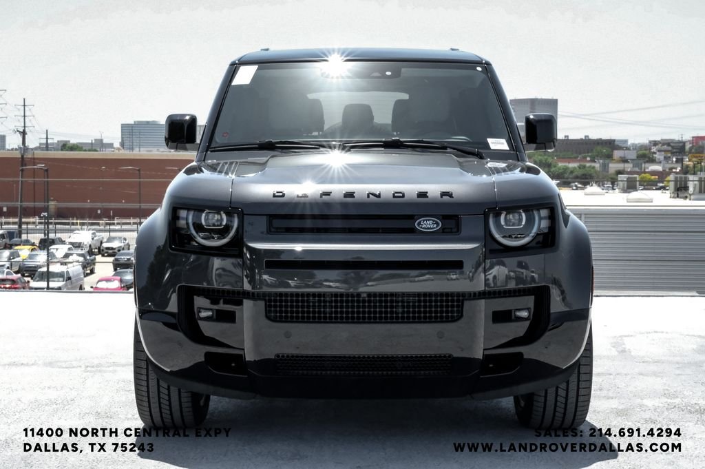 2026 Land Rover Defender X-Dynamic SE - Photo 3