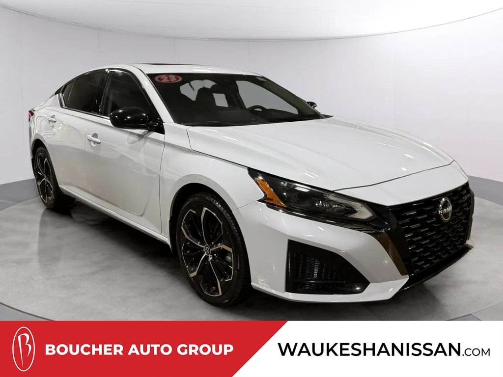 2023 Nissan Altima SR