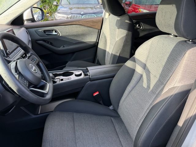 Used 2022 Silver Nissan SV image 10