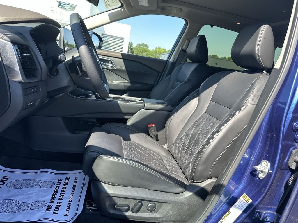 Certified Used 2023 Blue Nissan Platinum image 17