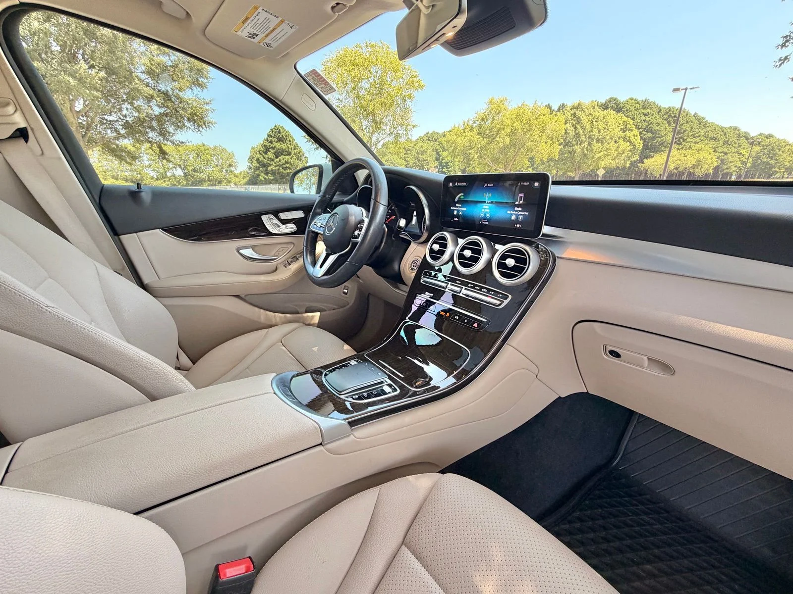 Used 2021 Polar White Mercedes-Benz GLC 300 image 19