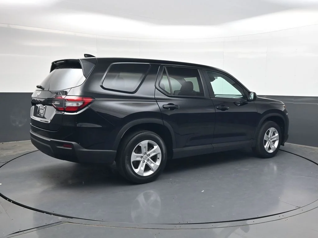 Used 2023 Crystal Black Pearl Honda LX image 4