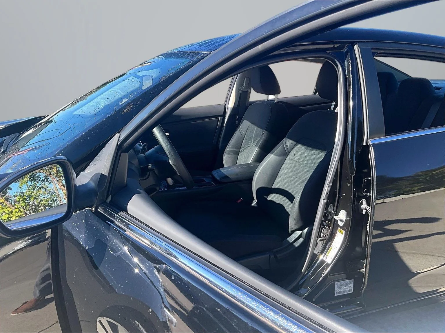 Used 2022 Black Nissan S image 24
