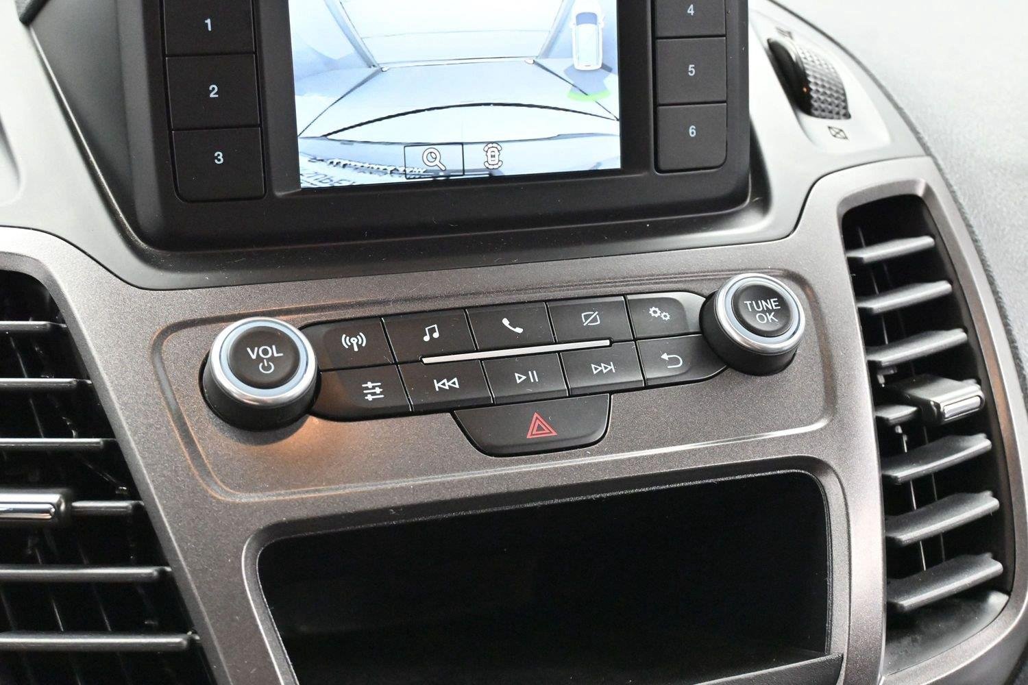 Used 2022 Solar Silver Ford XL image 25