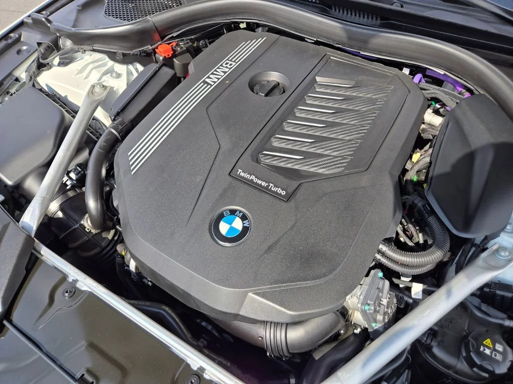 Used 2023 Alpine White BMW 540i image 18