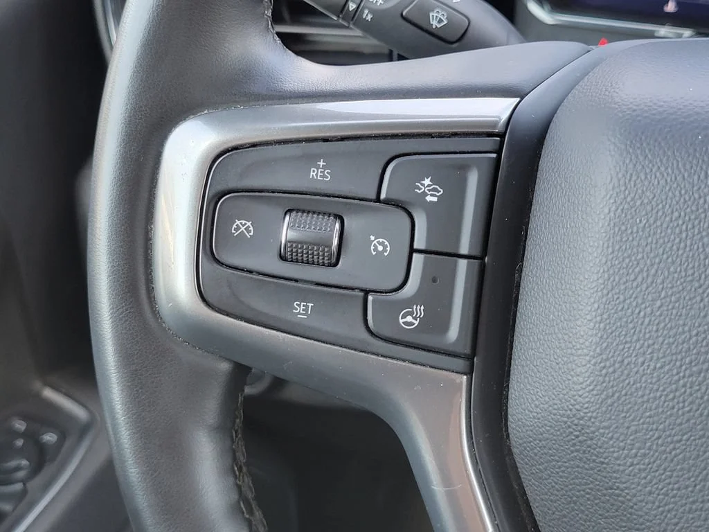 Used 2025 Black Chevrolet LT image 27