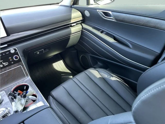 Used 2026 White Genesis 2.5T Select image 12