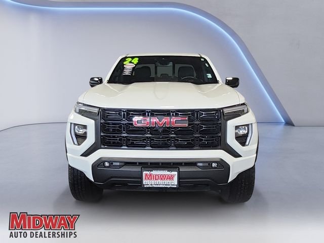 Used 2024 White GMC Elevation image 8