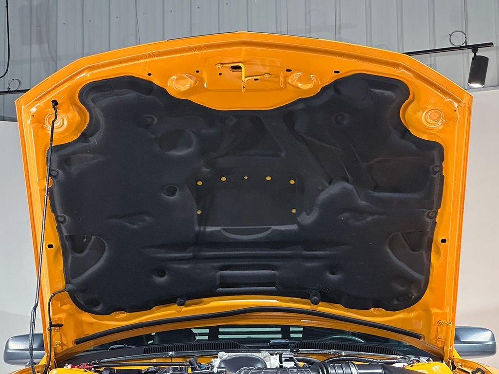 Used 2007 Orange Ford  image 31