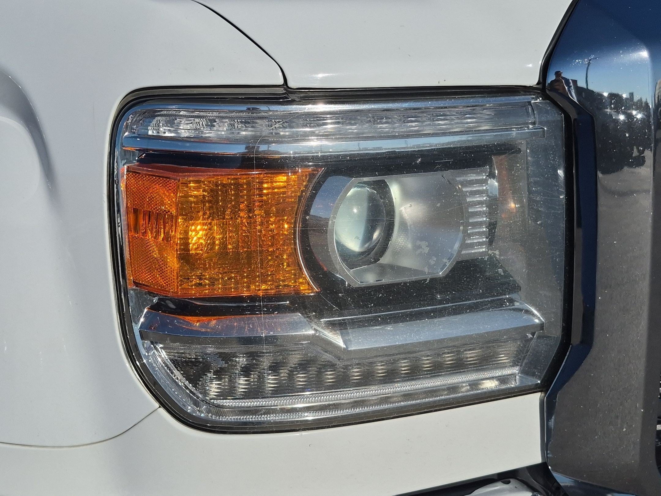 Used 2018 White GMC SLT image 10