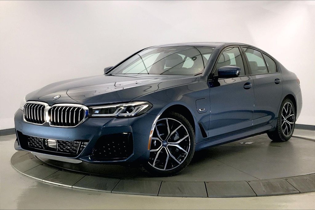 Certified Used 2023 Arctic Race Blue Metallic BMW  image 11