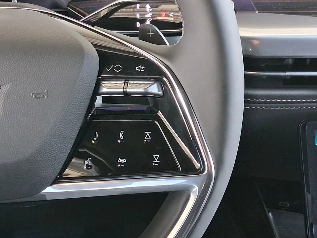 2026 Cadillac Escalade Luxury - Photo 13