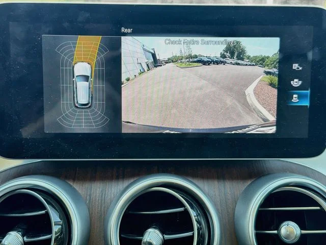 Used 2022  Mercedes-Benz GLC 300 image 15