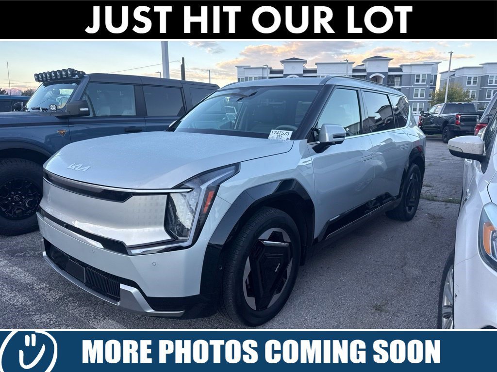 Used 2024 Ivory Silver Kia Land image 1