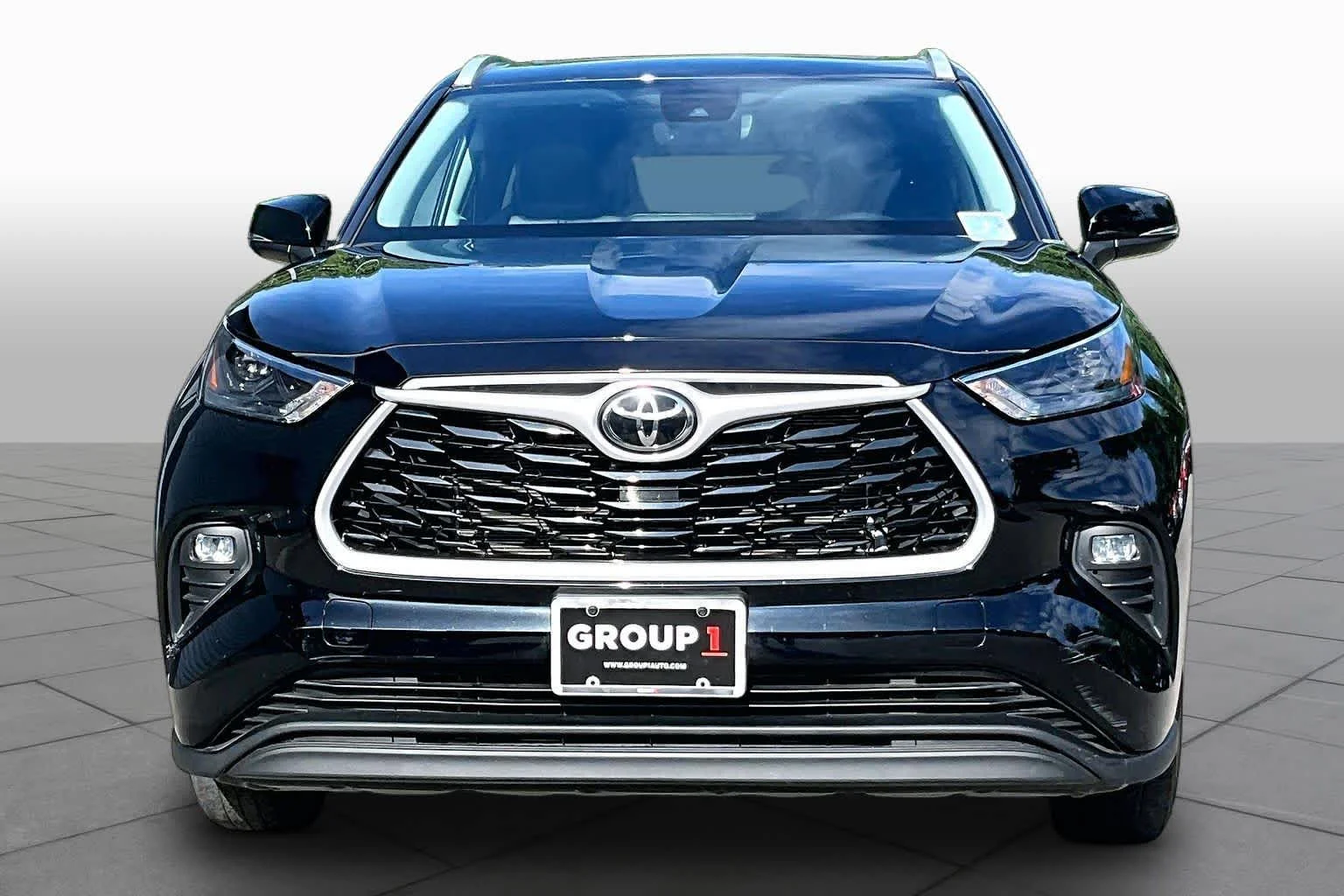 Used 2023 Midnight Black Metallic Toyota XLE image 4