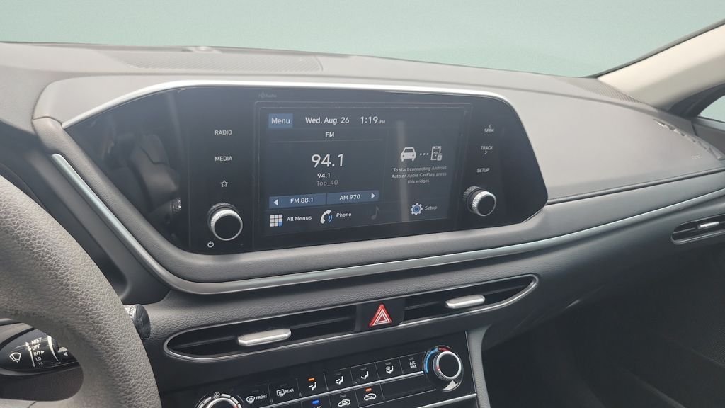 Certified Used 2022 Silver Hyundai SE image 14