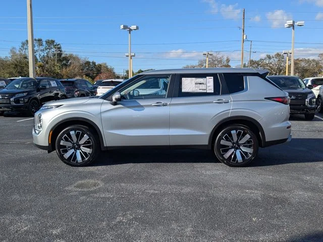 New 2026 Silver Mitsubishi SE image 9