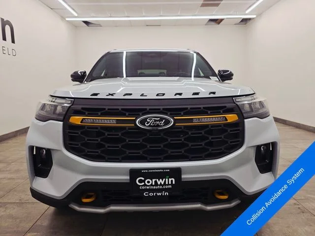 New 2026 Space White Metallic Ford Tremor® image 7