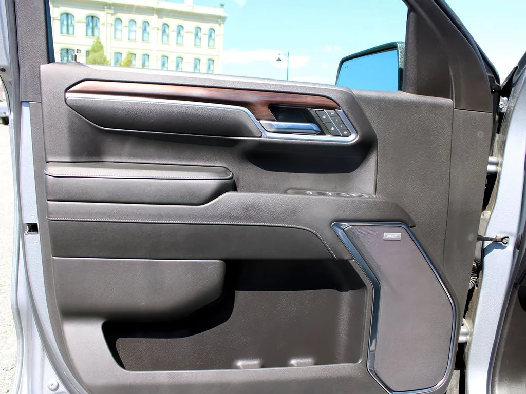 Used 2024 Sterling Metallic GMC SLT image 10