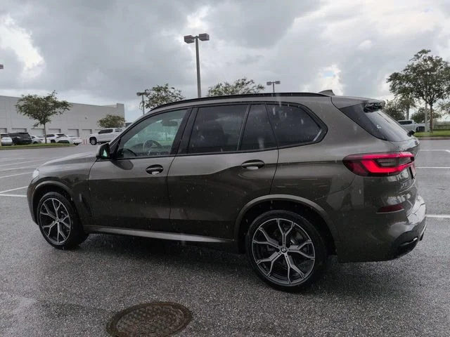 Used 2022 Green BMW xDrive40i image 6