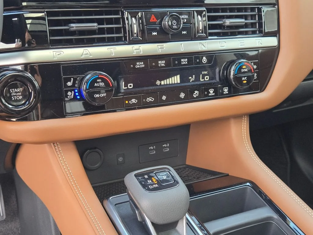 New 2026 Everest White Pearl TriCoat / Super Black Two-tone Nissan Platinum image 31