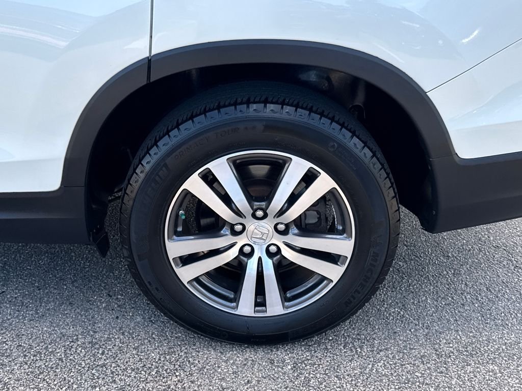 Used 2017  Honda EX-L image 39