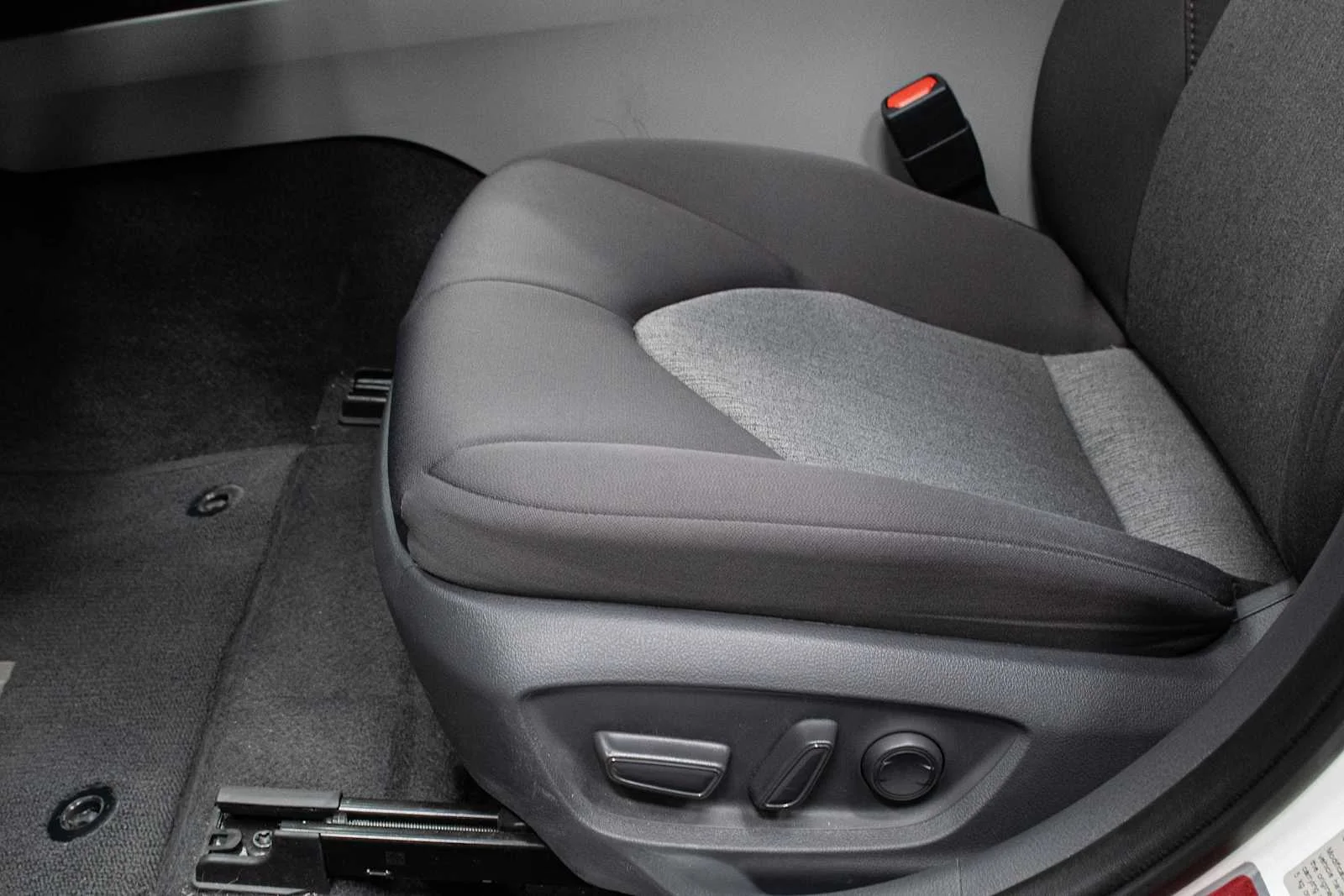 Used 2019 Super White Toyota LE image 14