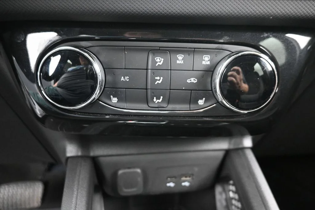 Used 2024 White Chevrolet LT image 20